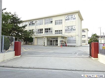 福岡市立和白中学校 900m