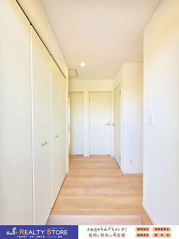 【玄関】【玄関】スタイリッシュなデザインの玄関♪シューズボックスもついているので、玄関がスッキリ片付きます♪