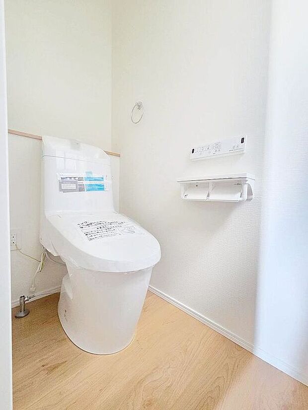 【同仕様画像 (その他内観)】【同仕様写真】温水洗浄機付き便座のトイレ♪