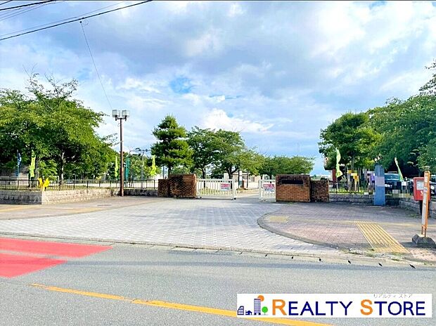 久山町立久原小学校(約1,010m)