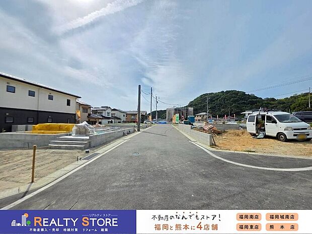 【前面道路含む外観】☆現地(2026年8月)撮影☆