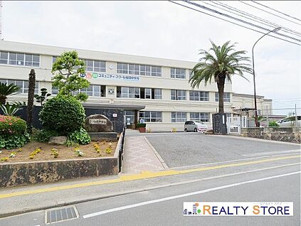 福津市立福間中学校 1210m