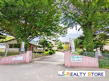古賀市立小野小学校 890m