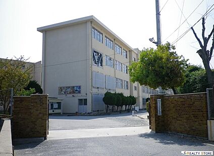福岡市立多々良中央中学校 1860m