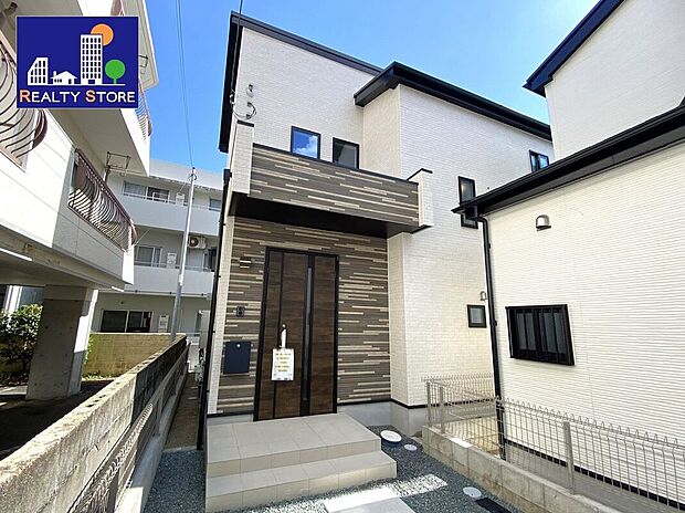 ☆2号棟・外観☆ナチュラルカラーのあたたかみのある外観♪