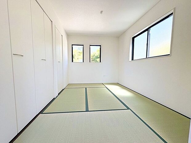 ☆和室☆リビングに面したほっと安らぐ和の空間♪お子様の室内遊び場や来客時に重宝する一部屋です♪