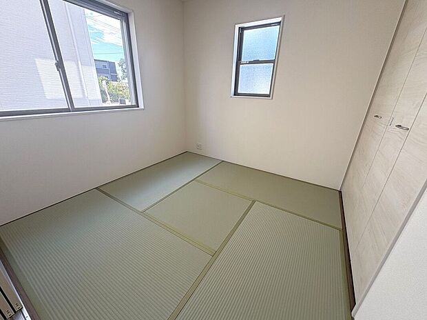 ☆和室☆リビングに面したほっと安らぐ和の空間♪お子様の室内遊び場や来客時に重宝する一部屋です♪