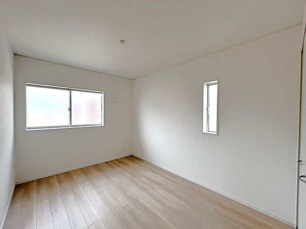 ☆6.5帖洋室☆2面採光♪家具の配置がしやすいお部屋♪