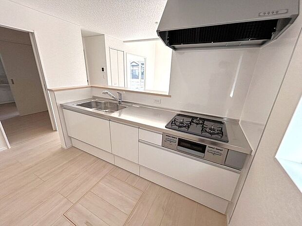 ☆キッチン☆床下収納付きで便利なキッチン。食品のストック収納にも役立ちます♪