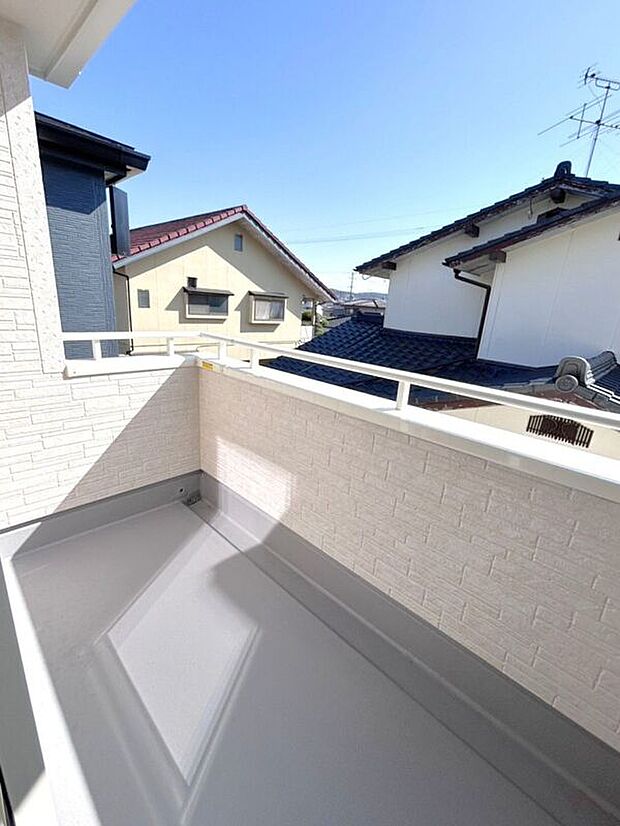 ☆バルコニー☆お洗濯物もしっかり干せるバルコニー♪日当たりの良い空間です♪