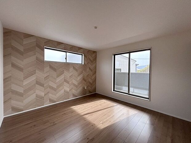 ☆8.0帖洋室☆ゆとりある広さで主寝室におすすめ♪ベッドや家具もゆったり配置できる快適空間です♪