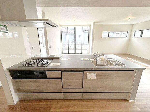 【キッチン】☆キッチン☆リビングを一目で見渡せる対面式キッチン♪お洒落な見た目で気分も上がります♪