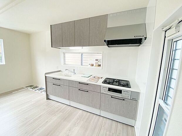 【キッチン】☆キッチン☆3口コンロや広いシンクでお料理も捗ります♪