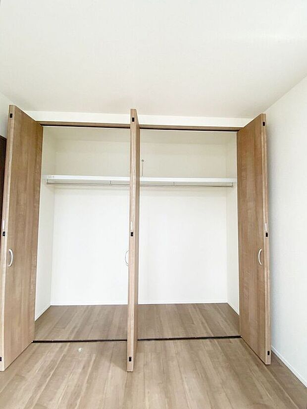 【収納】☆クローゼット☆パイプ棚付きで上段のスペースも無駄なく収納♪