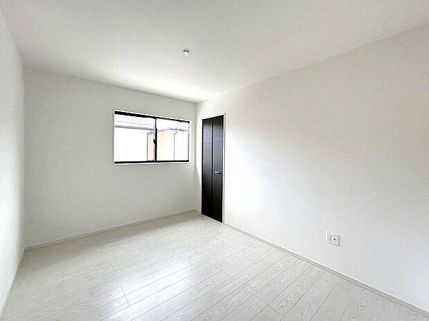 【室内】☆6帖洋室☆腰高窓の家具の配置がしやすいお部屋♪