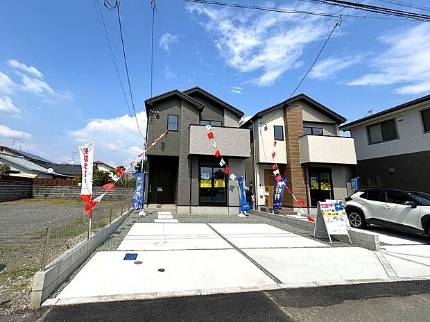 【駐車場】☆駐車スペース☆並列駐車2台可能です♪