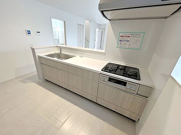 【キッチン】☆キッチン☆3口コンロが嬉しいキッチン♪シンクや作業スペースも広くお料理しやすいキッチンです♪
