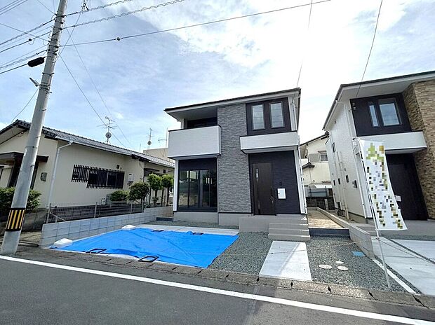 【駐車場】☆駐車スペース☆並列駐車2台可能です♪