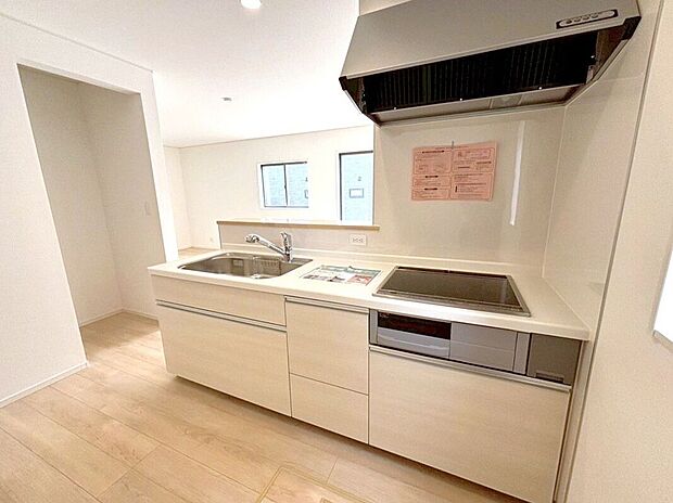 【キッチン】☆キッチン☆人気のIHコンロに床下収納、パントリーなど主婦に嬉しい設備揃ってます♪