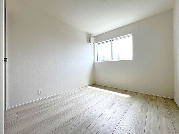 【室内】☆5.2帖洋室☆学習机やベッドを置いてお子様部屋におすすめです♪