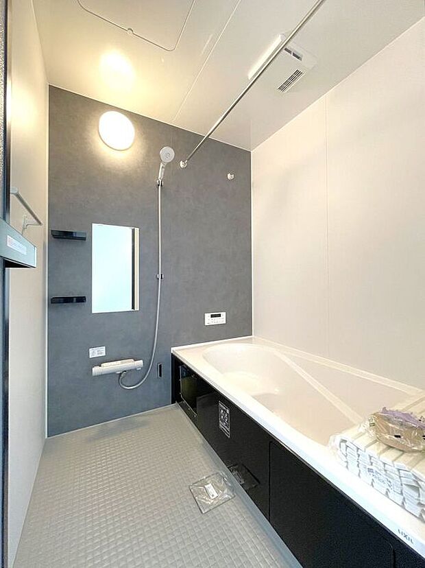 【バス】☆浴室☆1坪タイプのユニットバス♪足を伸ばしてゆったりとご入浴頂けます♪一日の疲れを癒す空間です♪