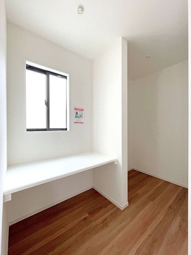 【その他】☆スタディーカウンター・ワークスペース☆キッチン奥にスタディーカウンターとワークスペースを完備♪書斎やパントリー等、用途多数お使いいただけます♪