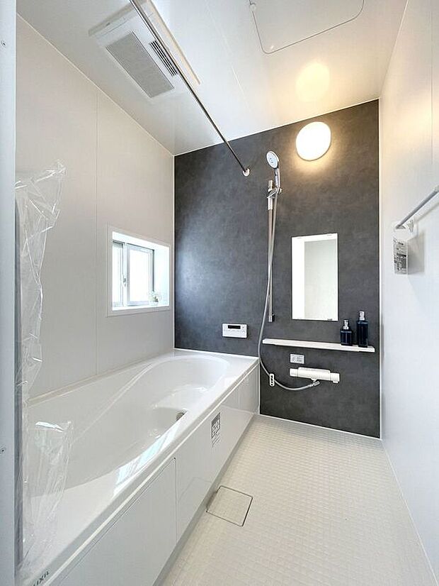 【バス】☆浴室☆1坪タイプのユニットバス♪足を伸ばしてゆったりとご入浴頂けます♪一日の疲れを癒す空間です♪