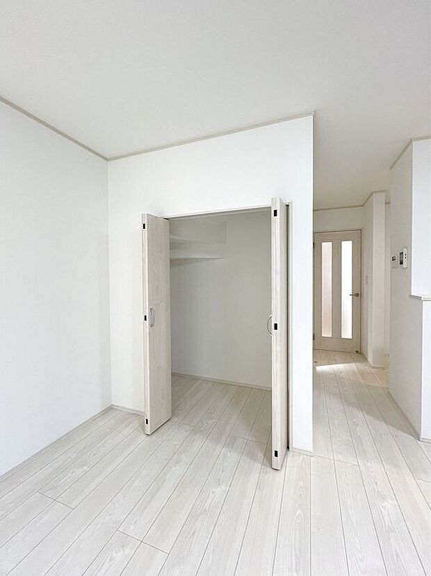 【収納】☆クローゼット(リビング)☆階段下の空間を有効活用した収納スペース♪