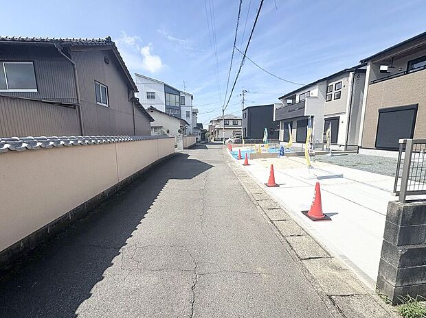 【前面道路含む外観】☆前面道路☆