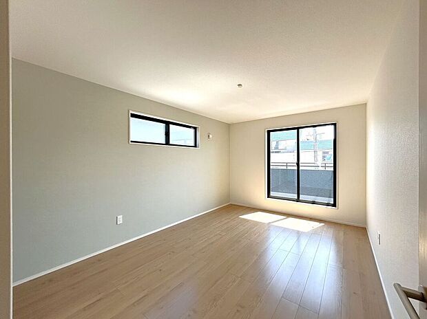 【寝室】☆洋室A☆バルコニーに面した8.7帖のお部屋♪主寝室におすすめです♪