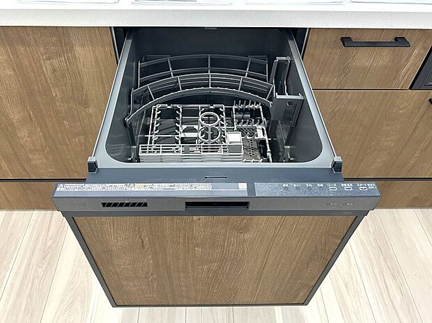 【その他設備】☆食器洗浄乾燥機☆家事の時短にもなる人気の食洗機！ビルトイン式で見た目もスッキリ♪