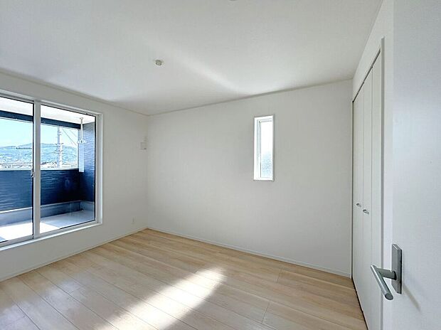 【室内】☆6帖洋室☆バルコニーに面した明るいお部屋♪