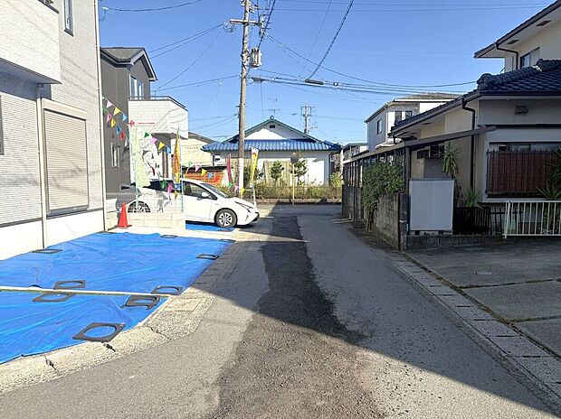 【前面道路含む外観】☆前面道路☆