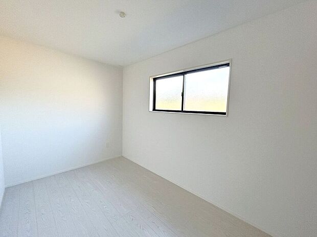 【室内】☆洋室C☆ベッドや学習机を置いてお子様部屋におすすめです♪