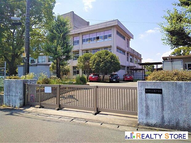 熊本市立武蔵中学校(約1,300m)