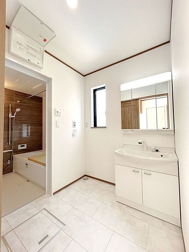 【同仕様画像 (その他内観)】同仕様