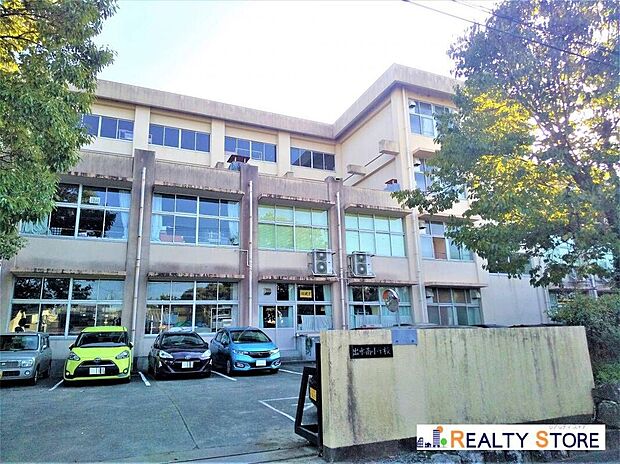 熊本市立出水南小学校(約920m)