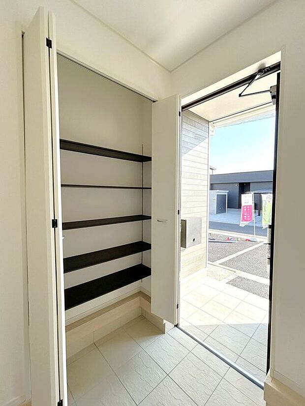 【同仕様画像　（その他内観）】同仕様