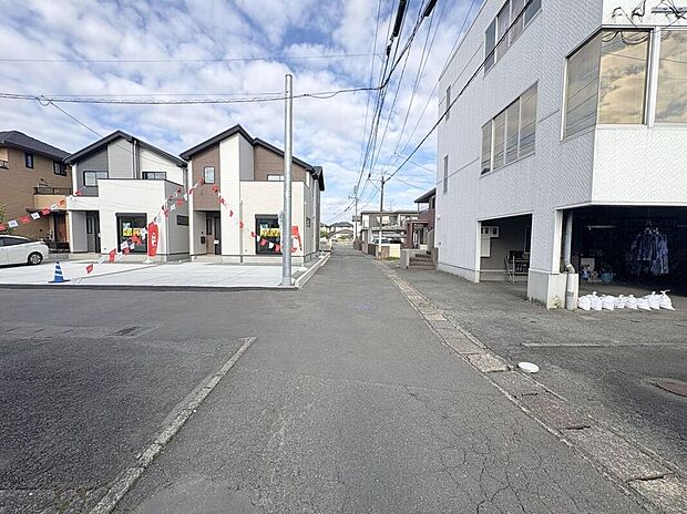 【前面道路含む外観】☆前面道路☆