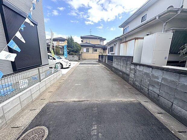 【前面道路含む外観】☆前面道路☆