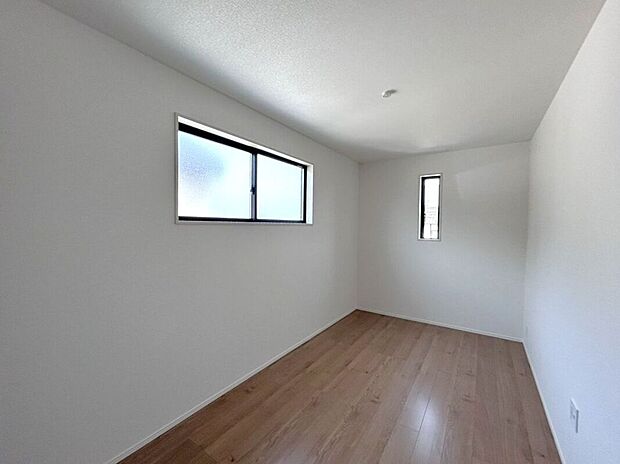 【洋室】☆6.1帖洋室☆シンプルで使いやすいお部屋♪家具の配置もしやすい間取りです♪