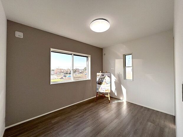 【洋室】☆6帖洋室☆明るい光が差し込むお部屋♪快適なプライベート空間です♪