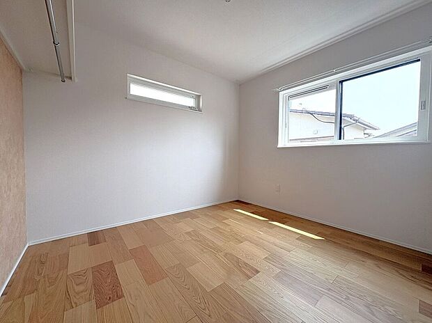 【洋室】☆5.3帖洋室☆明るい光が差し込むお部屋♪快適なプライベート空間です♪