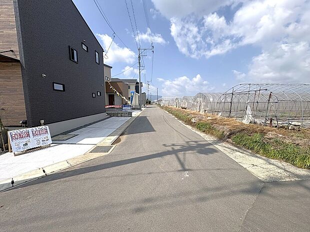 【前面道路含む外観】☆前面道路☆