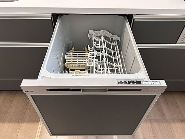 【その他設備】☆食器洗浄乾燥機☆家事の時短にもなる人気の食洗機!ビルトイン式で見た目もスッキリ♪