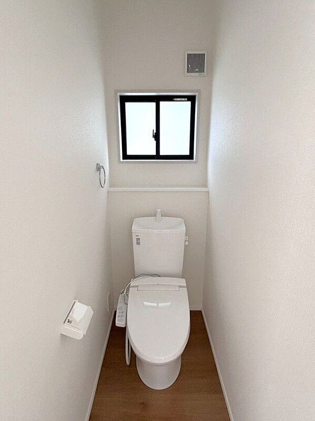 【トイレ】☆トイレ☆明るく清潔感のあるトイレ空間♪来客時にも安心です♪