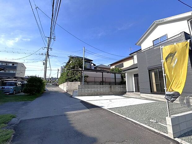 【前面道路含む外観】☆前面道路☆