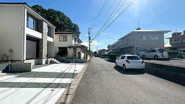 【前面道路含む外観】☆前面道路☆