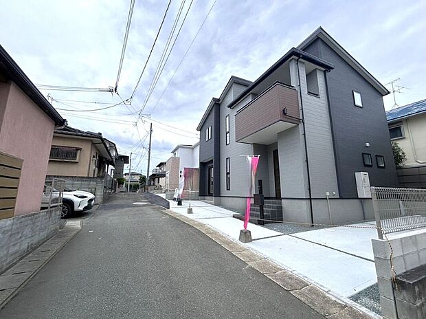 【前面道路含む外観】☆前面道路☆