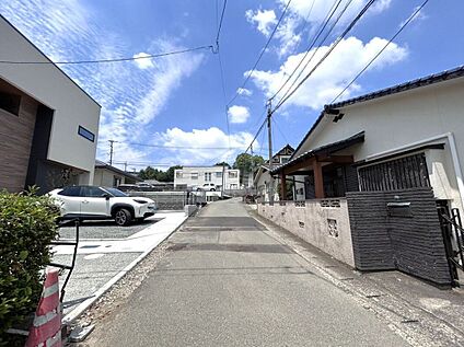 前面道路含む外観